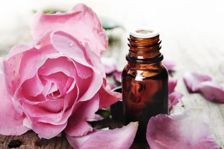 huile essentielle et aromathérapie rose