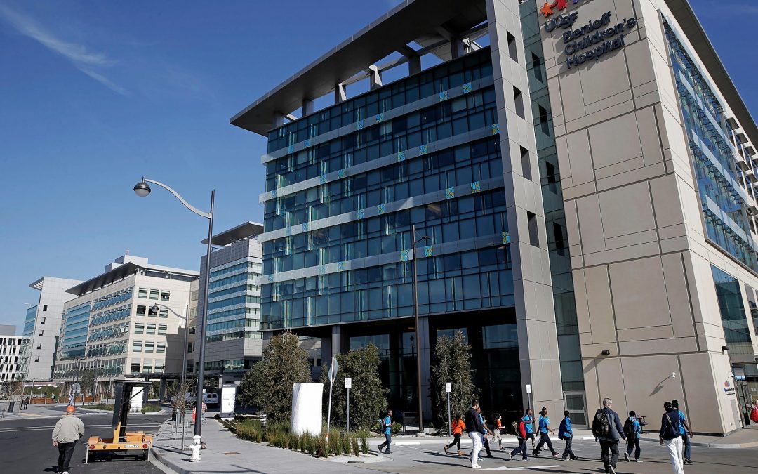 Mises à jour en direct sur le coronavirus: le gouverneur Newsom demande la fermeture des bars; Diffusion de la communauté à la base aérienne de Travis