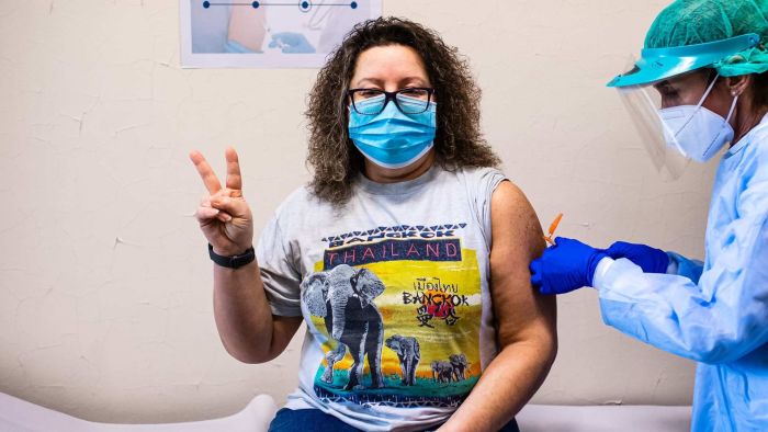 Vaccins COVID-19: conseils pour vous aider à surmonter la peur des aiguilles– Comment s&rsquo;en sortir