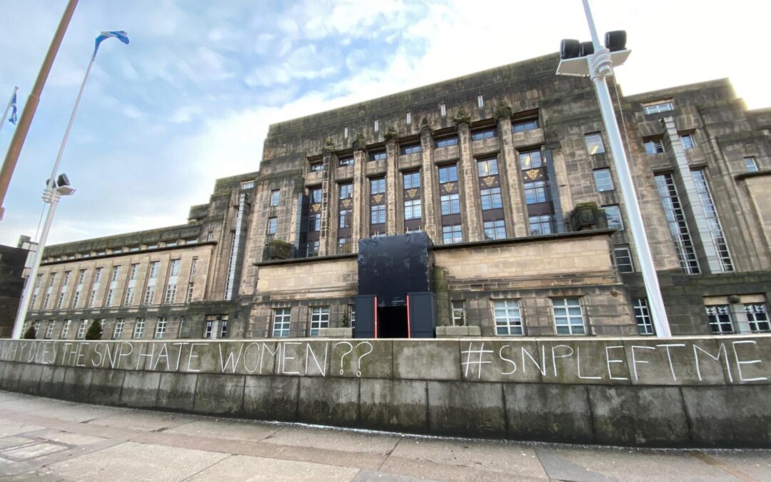 Des militants ciblent le siège du gouvernement écossais et Bute House pour une dispute sur la transphobie