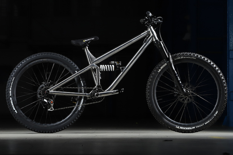Kingdom dévoile deux prototypes de vélos en titane imprimés en 3D– Comment guérir