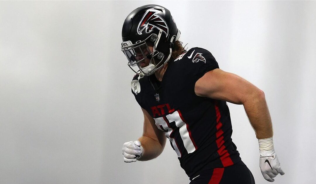 Hayden Hurst nommé lauréat du prix communautaire Alan Page 2021 par la NFLPA