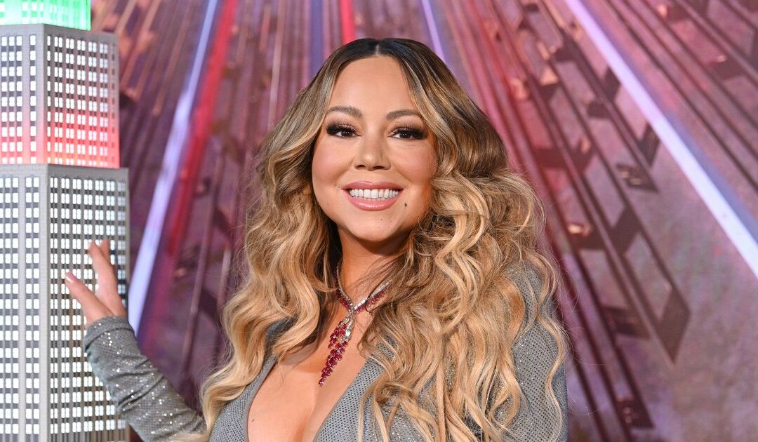 Mariah Carey oublie les paroles d&rsquo;Auld Lang Syne alors qu&rsquo;elle tente de faire une sérénade aux fans sur NYE– Comment s&rsquo;en sortir