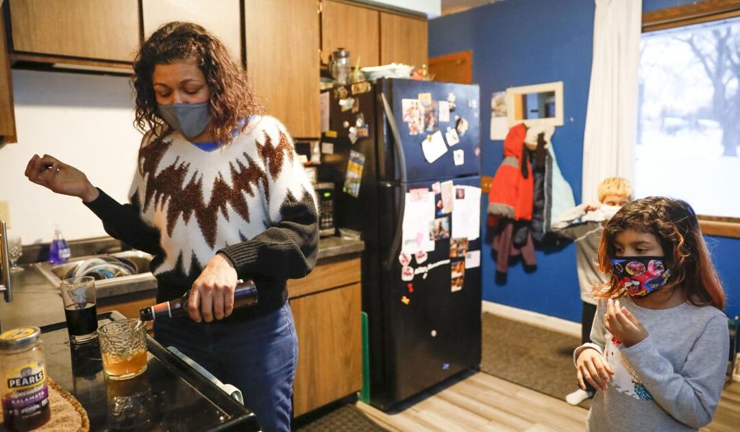 En 2020, la consommation d&rsquo;alcool social est devenue socialement distante.  Quelles habitudes vont rester?  |  Nourriture boisson– Comment guérir